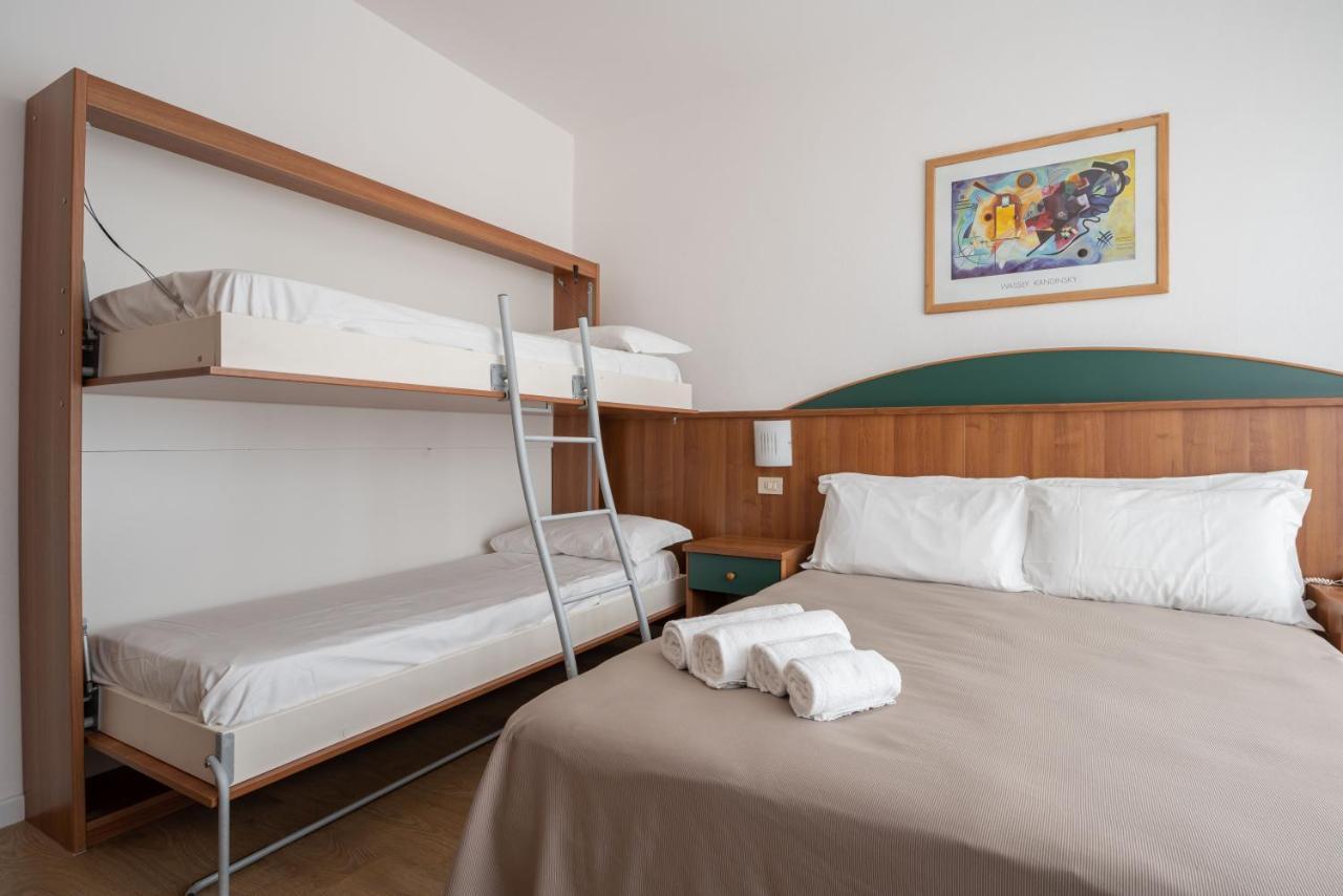 Hotel Boston 3 Stelle Superior Frontemare Lido di Jesolo Exteriör bild