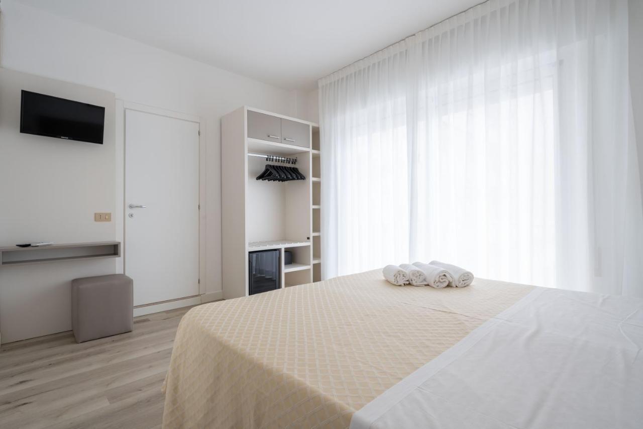 Hotel Boston 3 Stelle Superior Frontemare Lido di Jesolo Exteriör bild