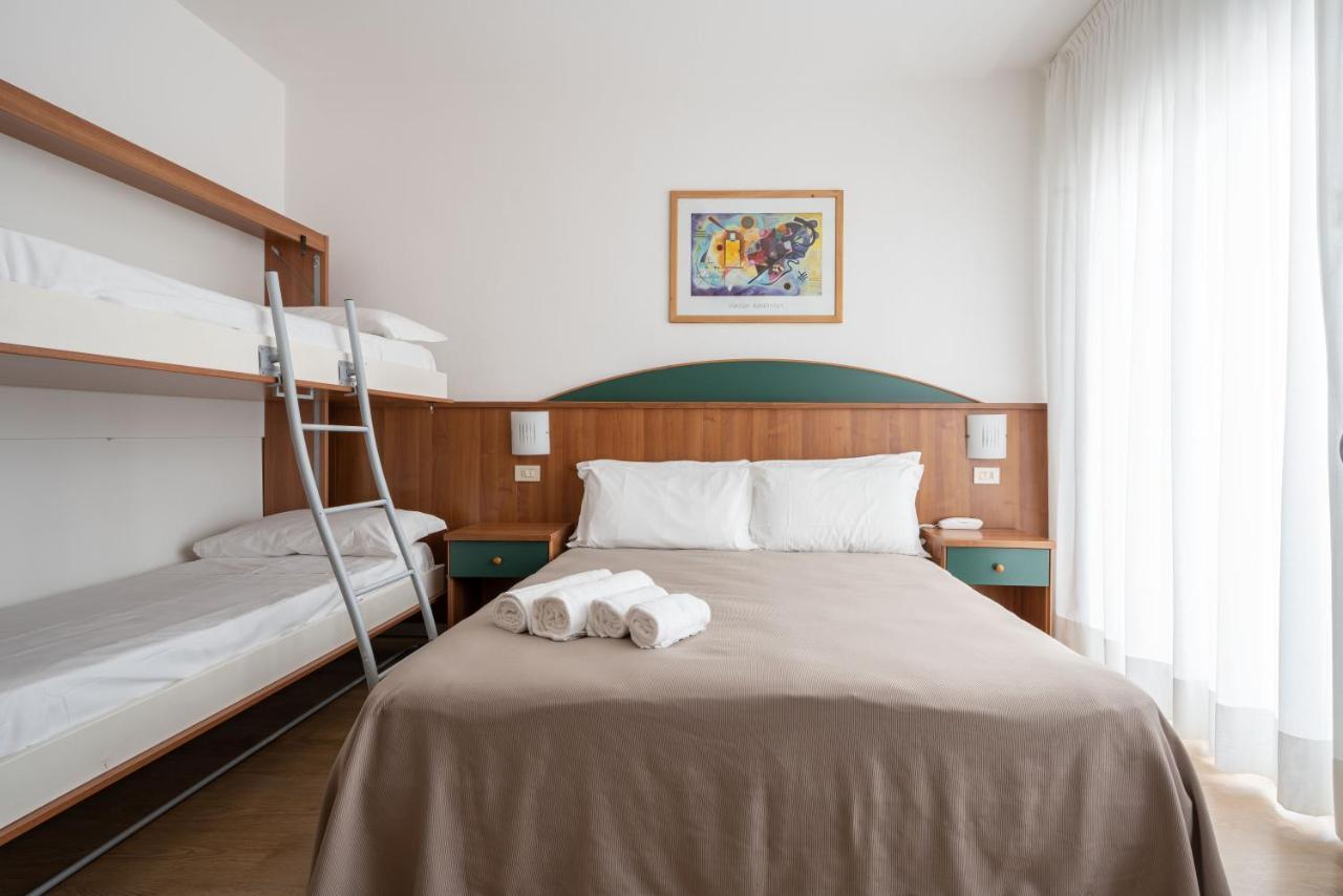 Hotel Boston 3 Stelle Superior Frontemare Lido di Jesolo Exteriör bild