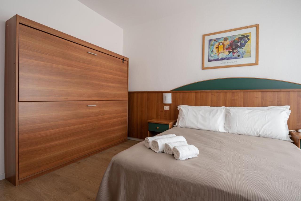 Hotel Boston 3 Stelle Superior Frontemare Lido di Jesolo Exteriör bild