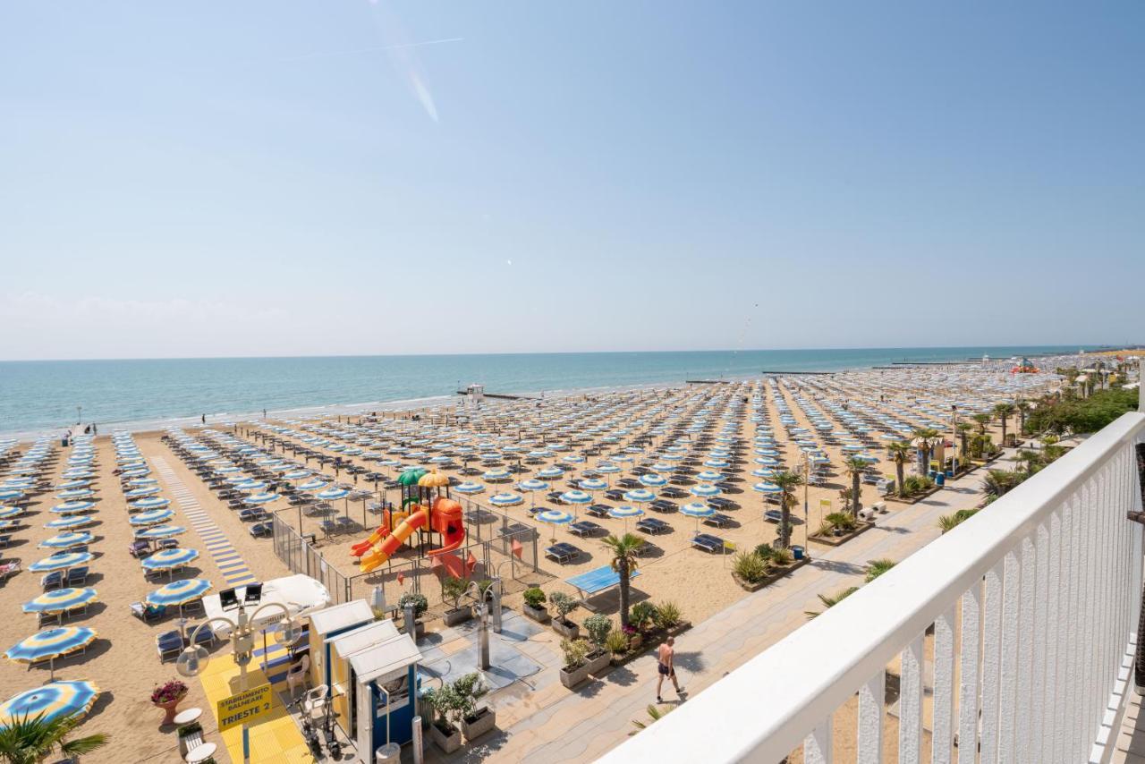 Hotel Boston 3 Stelle Superior Frontemare Lido di Jesolo Exteriör bild
