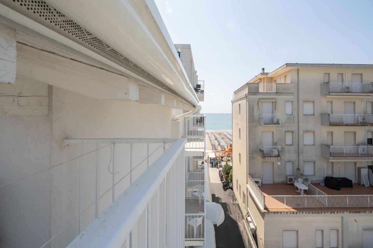 Hotel Boston 3 Stelle Superior Frontemare Lido di Jesolo Exteriör bild