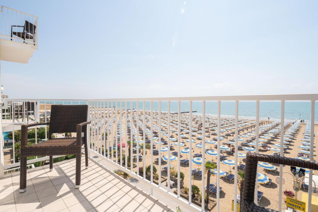 Hotel Boston 3 Stelle Superior Frontemare Lido di Jesolo Exteriör bild