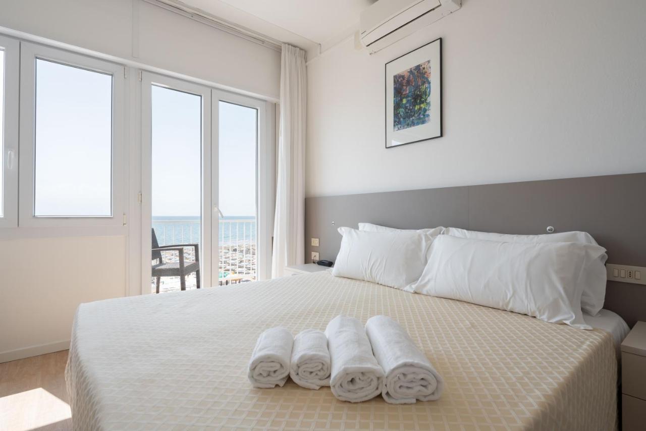 Hotel Boston 3 Stelle Superior Frontemare Lido di Jesolo Exteriör bild
