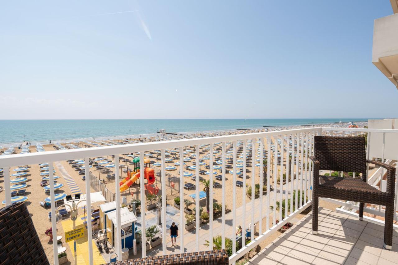 Hotel Boston 3 Stelle Superior Frontemare Lido di Jesolo Exteriör bild