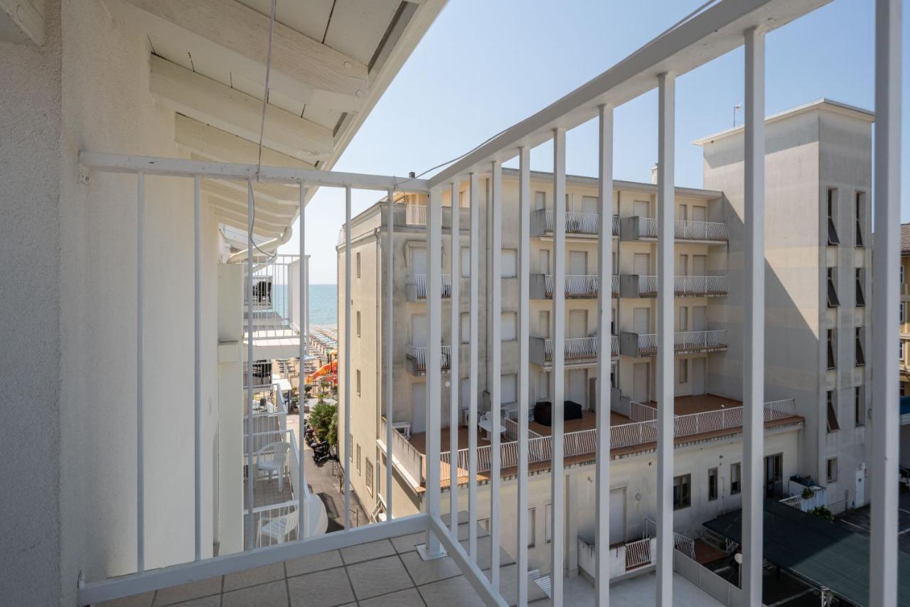 Hotel Boston 3 Stelle Superior Frontemare Lido di Jesolo Exteriör bild